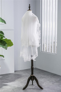 2025 nouveau <span class=keywords><strong>voile</strong></span> de mariée en dentelle florale brodée à deux niveaux avec peigne à cheveux en métal court <span class=keywords><strong>voile</strong></span> de mariage fait à la main casque de mariage - Product Image 3