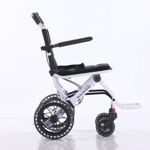 Silla de ruedas manual ligera, plegable, de cuatro ruedas, ayuda para la movilidad de ancianos y discapacitados, para uso en viajes. - Product Image 3