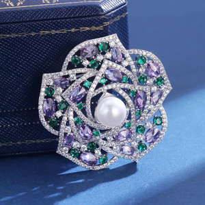 Broche de Regalo para Boda, Compromiso o Fiesta, Diseño 2026, Lujoso, Retro, con Flor de Camelia y Perlas, Chapado en Oro - Product Image 4