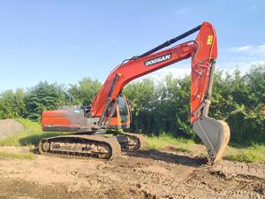 Excavadora de cadenas usada DX225LCA de 25 toneladas, excavadora hidráulica sobre orugas para movimiento de tierras en construcción - Product Image 4