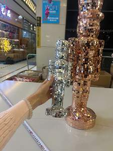 Statue de <span class=keywords><strong>Casse</strong></span>-<span class=keywords><strong>Noisette</strong></span> Disco avec Carreaux Miroir Réfléchissants, Figurine de <span class=keywords><strong>Casse</strong></span>-<span class=keywords><strong>Noisette</strong></span>, Centre de Table de Noël pour les Fêtes de Noël, Cadeaux de Fête - Product Image 4