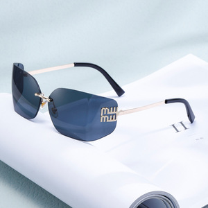 Lunettes de soleil tendance sans monture pour femmes, lunettes de soleil de luxe à la mode, verres incurvés, pare-soleil - Product Image 3