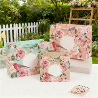 Sacs cadeaux en papier personnalisés de style moderne et durables avec ruban et logo pour vêtements, chaussures, chaussettes, fourrure, impression numérique exquise