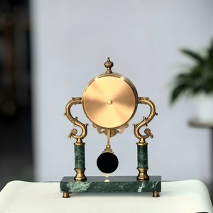 Europese Hoge Kwaliteit Marmeren Tafel Klok Luxe Quartz Metalen Slinger Bureauklok Voor Thuis Kantoordecoratie Hot Selling - Product Image 3