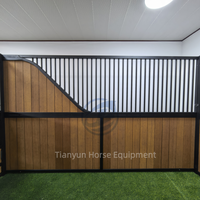 Panneaux de box pour chevaux modulaires en acier et bambou/WPC, assemblage facile, portes battantes/coulissantes, galvanisés à chaud, durables, longue durée de vie
