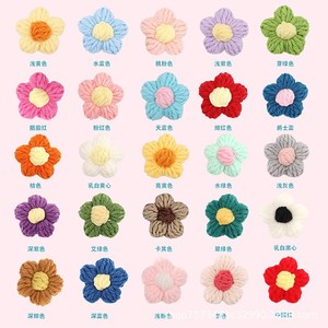 Flores de Ganchillo Pequeñas para el Cabello, Broches de Ropa Hechos a Mano, Accesorios - Hechos a Mano - Product Image 1