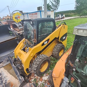 Cargadora Compacta Usada CAT 246C - Origen EE. UU. Equipo de Construcción y Manejo de Materiales de Alta Resistencia - Product Image 1