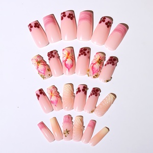 <span class=keywords><strong>Uñas</strong></span> postizas 3D florales hechas a mano al por mayor, <span class=keywords><strong>largas</strong></span>, estilo ataúd, con punta francesa rosa y arte de perlas, oro, conchas marinas y estrellas de mar para mujer - Product Image 3
