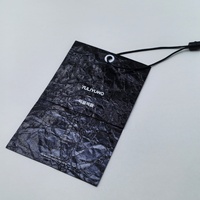 Étiquette volante holographique personnalisée anti-contrefaçon, style audacieux, respectueuse de l'environnement, en papier froissé noir de forme spéciale pour chaussettes