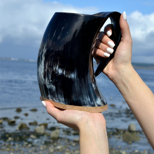 Mug en corne de buffle de haute qualité, noir naturel, artisanat Buraq - Product Image 1