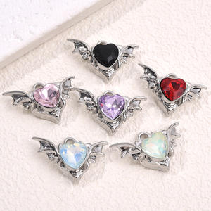 Cuentas sueltas en forma de corazón de cristal personalizadas para manualidades materiales hechos a mano collares pulseras accesorios fabricación de joyas - Product Image 1