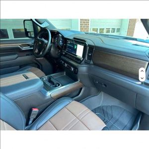 Camioneta <span class=keywords><strong>Chevrolet</strong></span> <span class=keywords><strong>Silverado</strong></span> 3500HD High Country Dually Usada con Título Limpio - Product Image 4