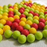 Vente en gros de billes de paintball en plastique POM de couleur personnalisée, calibre 68, 17,3 mm, solides