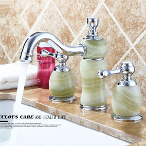 Ensemble de comptoir de luxe antique trois pièces avec robinet de lavabo en laiton à double poignée pour eau chaude et froide, mitigeur de lavabo vintage pour hôtel - Product Image 1