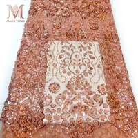 Tissu en dentelle de tulle polyester brodé de perles lourdes, de perles tubulaires scintillantes et de paillettes pour robes de soirée et de scène de banquet