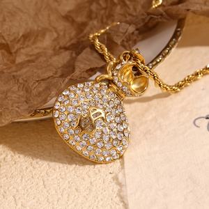 Dreamshow Bijoux pour hommes Collier avec pendentif en zircon en plaqué or 18 carats Collier en acier inoxydable Twist <span class=keywords><strong>Chan</strong></span> - Product Image 5