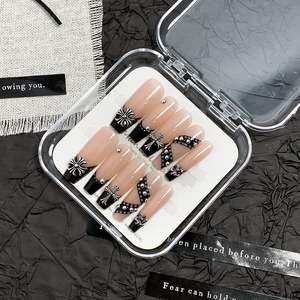 Uñas Postizas Hechas a Mano de Lunanail, Diseño de Uñas Francesas Cruzadas Estilo Punk Oscuro, Uñas Postizas de ABS Hechas a Mano, Modernas - Product Image 2