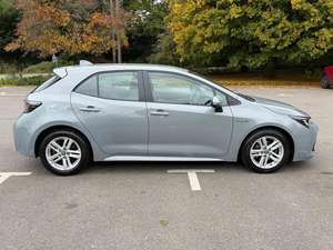 Berline hybride durable <span class=keywords><strong>2021</strong></span> Toyo ta Co ro lla 1.8 VVT-h d'occasion - Product Image 2