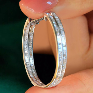 Orecchini a Cerchio in Oro Bianco con Diamanti, Argento 925, Taglio Baguette, Incastonatura a Canale, Classici per Uso Quotidiano Femminile - Product Image 5