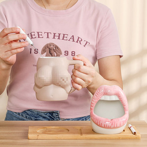 Tazza in Ceramica a Forma di Seno con Bocca Sexy, Posacenere, Cucchiaio e Vassoio in Bambù per Ufficio e Soggiorno - Product Image 4