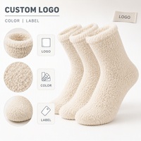 Chaussettes en peluche à motifs mignons, design personnalisé, chaussettes chaudes et douillettes pour la détente à la maison, cadeaux d'hiver et usage quotidien