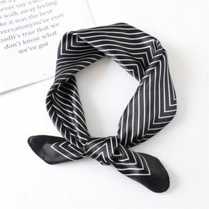 Pañuelo Cuadrado de Satén Sedoso Colorido de Moda Barato al por Mayor, Pequeño Chal para la Cabeza para Mujer - Product Image 4