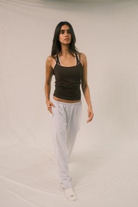 Débardeur écologique marron à double col carré et dos nageur avec bordure contrastante, en Spandex et Polyester anti-transpiration, pour le yoga - Product Image 4