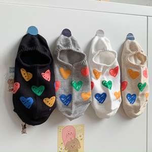 Jingwen all'ingrosso graziosi Graffiti colorati amore Silicone non cadrà da calzini scollati - Product Image 1