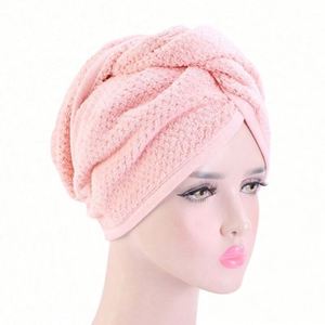 Bonnet de bain en satin personnalisé avec logo, serviette en microfibre enveloppante et boutons pour femme, idéal pour rafraîchir après la douche - Product Image 5