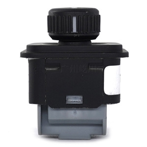 สวิตช์ควบคุมกระจกมองหลัง Volkswagen รุ่น 1K0959565J วัสดุ ABS ใช้ไฟ DC มาตรฐาน IP21 - Product Image 3