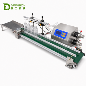 Machine de remplissage automatique à 4 têtes avec pompe magnétique et convoyeur, 10-500 ml, certifiée CE, pour bouteilles de boissons, de sauce soja, de vinaigre et de parfum - Product Image 1