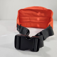 Mode populaire modèle personnalisé Fanny bouteille d'eau Pack ceinture de boisson isolée avec poche à fermeture éclair pour ranger les outils et la nourriture