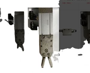 Petit manipulateur robotisé articulé avec fonction de serrage - Product Image 1