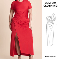 Robe longue rouge sur mesure pour femme grande taille, froncée, à manches courtes, avec détail boutons latéraux, fente haute, élégante, coupe ajustée, pour soirée