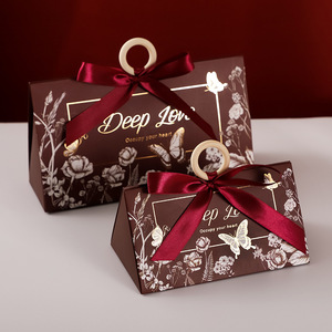 Boîtes à dragées triangulaires personnalisées pour <span class=keywords><strong>mariage</strong></span>, emballage cadeau cosmétique pliable, boîte en papier avec laminage mat et gaufrage pour bonbons - Product Image 5