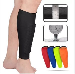 Protège-tibias de football personnalisés de haute qualité avec sangle de maintien en nid d'abeille et manchon de compression du mollet - Product Image 3