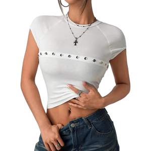Top Corto Blanco de Manga Corta para Mujer, Estilo Urbano, Corte Regular, Tejido de Poliéster, Color Sólido, Cuello Redondo con Detalle de Tachuelas - Product Image 5