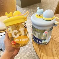 Nouvelle tasse à eau en plastique PC pour filles, collection été 2026, grande capacité, design élégant, avec double paille et infuseur à thé, mug écologique tendance