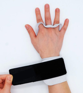 สายรัดข้อมือหนังวัวแบบดึงขึ้นได้ สายรัดช่วยออกกำลังกายแบบแข็งแรง สายรัดข้อมือสำหรับออกกำลังกาย ป้องกันฝ่ามือด้วยหนังวัว - Product Image 3