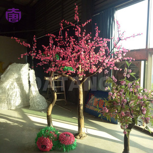 Arbre lumineux décoratif en fleurs de cerisier pour les atriums de centres commerciaux, les entrées d'hôtels, les complexes hôteliers et les grandes installations photo événementielles - Product Image 3