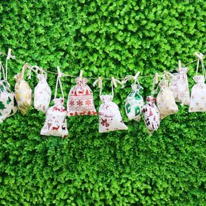 ถุงของขวัญผ้าลินินลายคริสต์มาสแบบมีเชือกผูก ขนาด 15x20 ซม. ถุงผ้าฝ้ายพิมพ์ลายบรอนซ์สำหรับใส่ขนม ของขวัญ เครื่องประดับ คุกกี้ บรรจุภัณฑ์สำหรับเทศกาล ขายส่ง - Product Image 6
