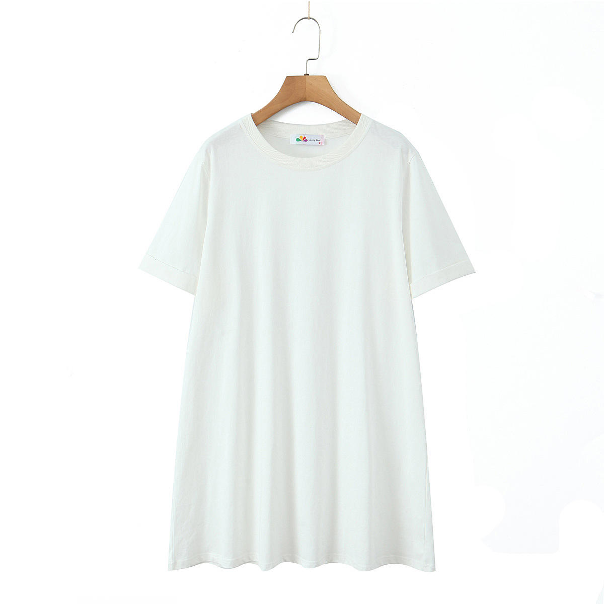 ชุดเดรสสีขาว