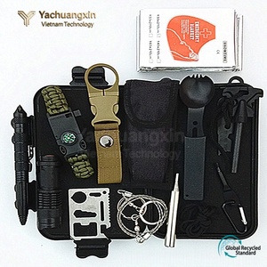 Kit de supervivencia portátil para exteriores con brújula multiherramienta, silbato, abridor de botellas y suministros de emergencia en estuche negro - Product Image 6