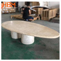 Table moderne en travertin naturel poli de style nordique pour salon de villa de luxe