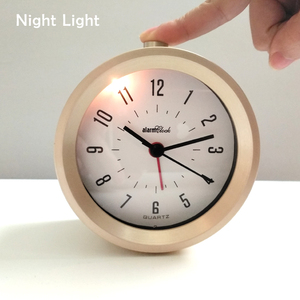 Deheng Design unico tavolo da scrivania meccanico in metallo dorato da 4 pollici per caffè dell'hotel piccola sveglia con luce notturna - Product Image 6