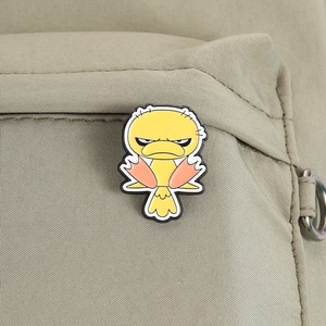 Épinglette en émail drôle et mignonne en forme d'oiseau jaune grincheux, badge animal de dessin animé, épinglette de revers canard en colère - Product Image 4
