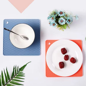 Hot Sale Food Grade Square Reusable Multi-function <b>Placemat</b> Heat Resistant Silicone Microwave Oven Mat Pot Holder Honeycomb Mat - Product Image 4