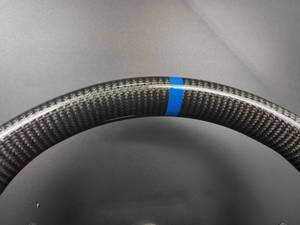 Volant en fibre de carbone pour Audi A3/A4/A5/A6/A7/A8/Q5/Q7/Q8/<span class=keywords><strong>Q3</strong></span> S/<span class=keywords><strong>RS</strong></span> Line, cuir perforé, bande bleue, palettes de changement de vitesse personnalisées - Product Image 2