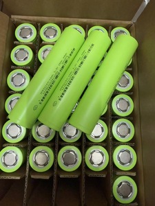 Batterie LiFePO4 haute capacité 3,2 V 15 Ah, personnalisable en 6,4 V, 9,6 V, 30 Ah, 45 Ah, adaptée au stockage d'énergie solaire et - Product Image 1