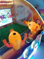 Machine de jeu d'arcade vidéo de tir au pistolet à eau de 32 pouces, à monnayeur, divertissante pour tous les âges, pour parcs d'attractions et centres de divertissement familial (FEC)